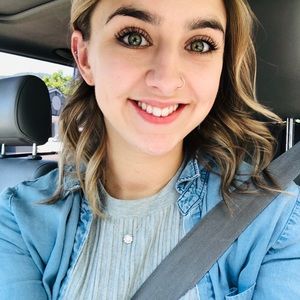 Meet your Posher, Kayla